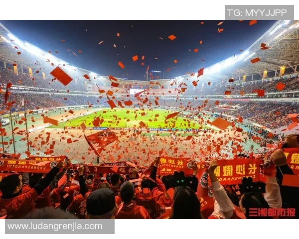 湘超球迷专场体会《寻长沙》 赛场热情邂逅三千年文脉